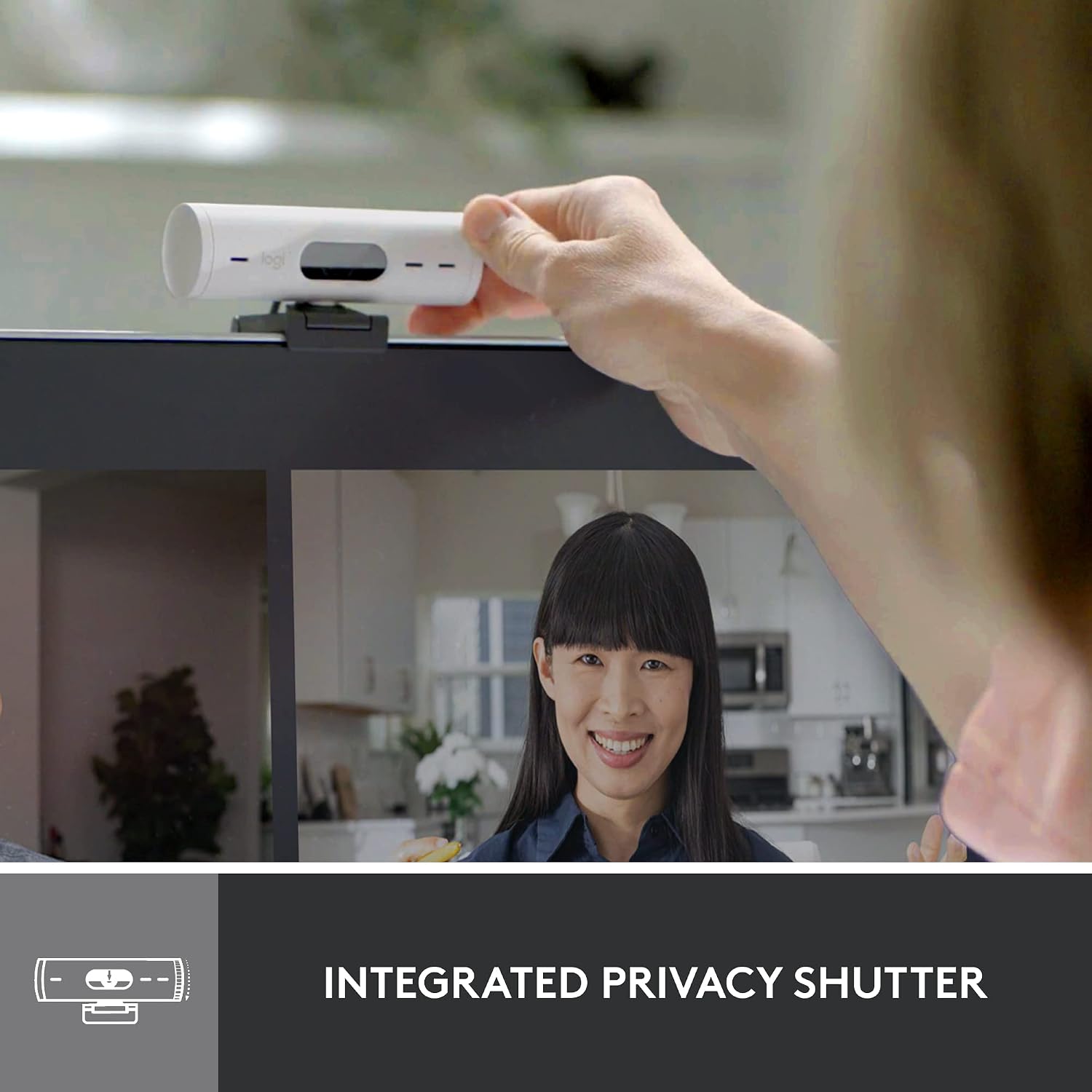 Logitech Brio 500 Full HD Webcam in Off White - Image 6