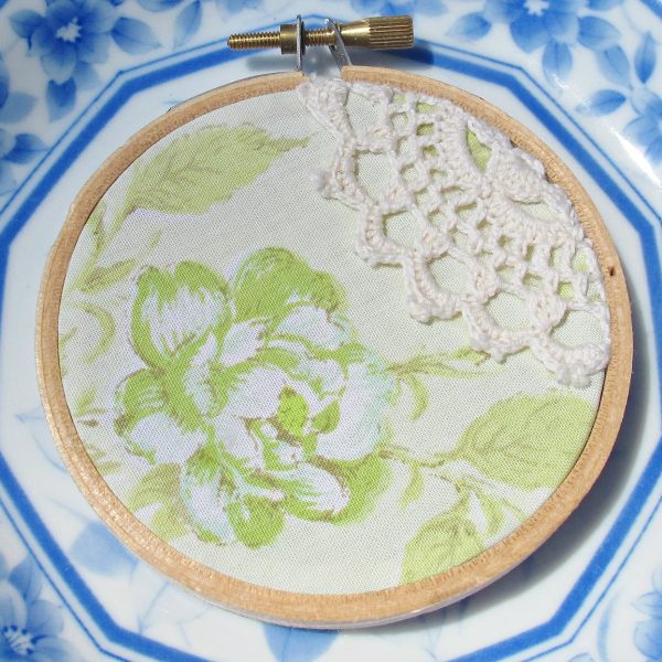 Vintage Rose Embroidery Hoop Ornament for Christmas