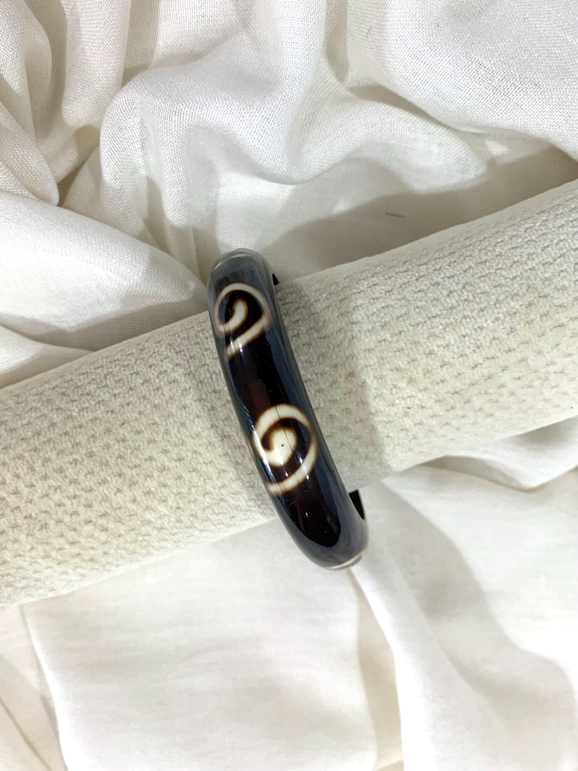 Set of 2 Bangle Swirl Natural Horn Pattern Bangles, Handcrafted Stackable Organic Bracelets, Tribal Polished Horn Jewellery. - Image 6