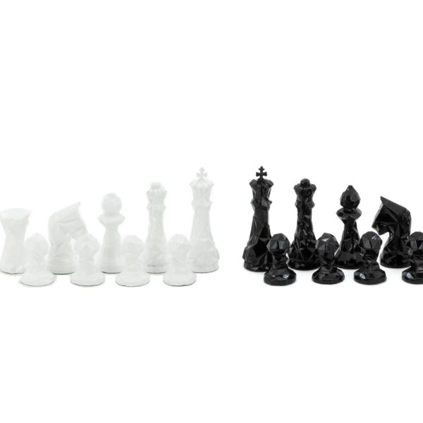 Dal Rossi Diamond-Cut Black & White Chessmen Chess Pieces 85mm