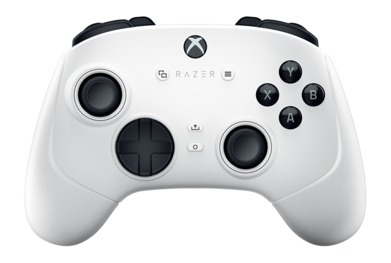 RAZER WOLVERINE V3 PRO - WIRELESS GAMING CONTROLLER FOR XBOX SERIES XS & PC - WHITE - FRML PACKAGING